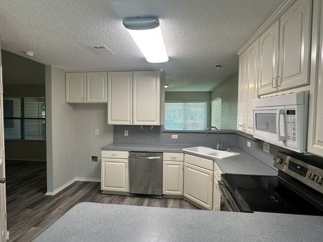 720 Kipling Dr - Photo 7 of 13