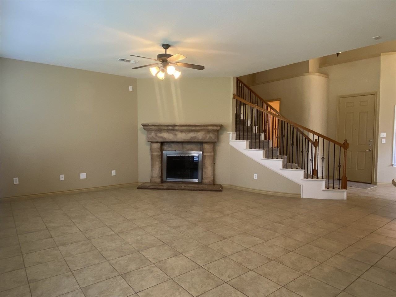 12273 Angelo Dr - Photo 7 of 20