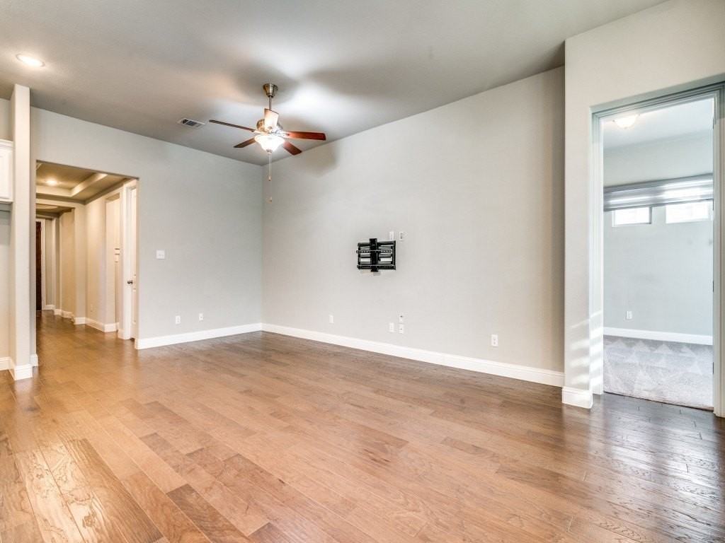 2156 Bailey St - Photo 5 of 25