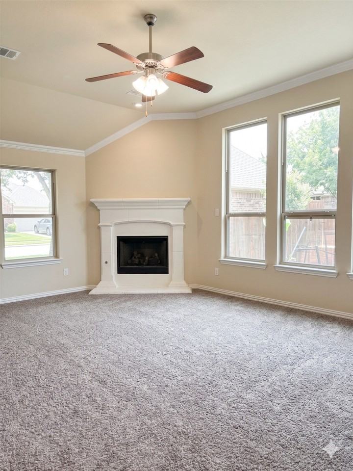 2956 Salina Dr - Photo 5 of 39