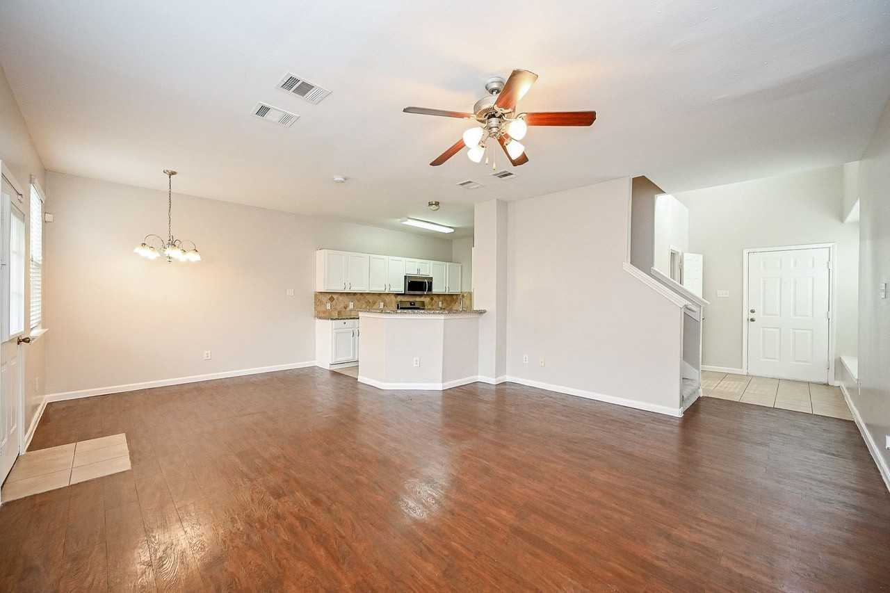 6127 Yorkglen Manor Ln - Photo 5 of 32