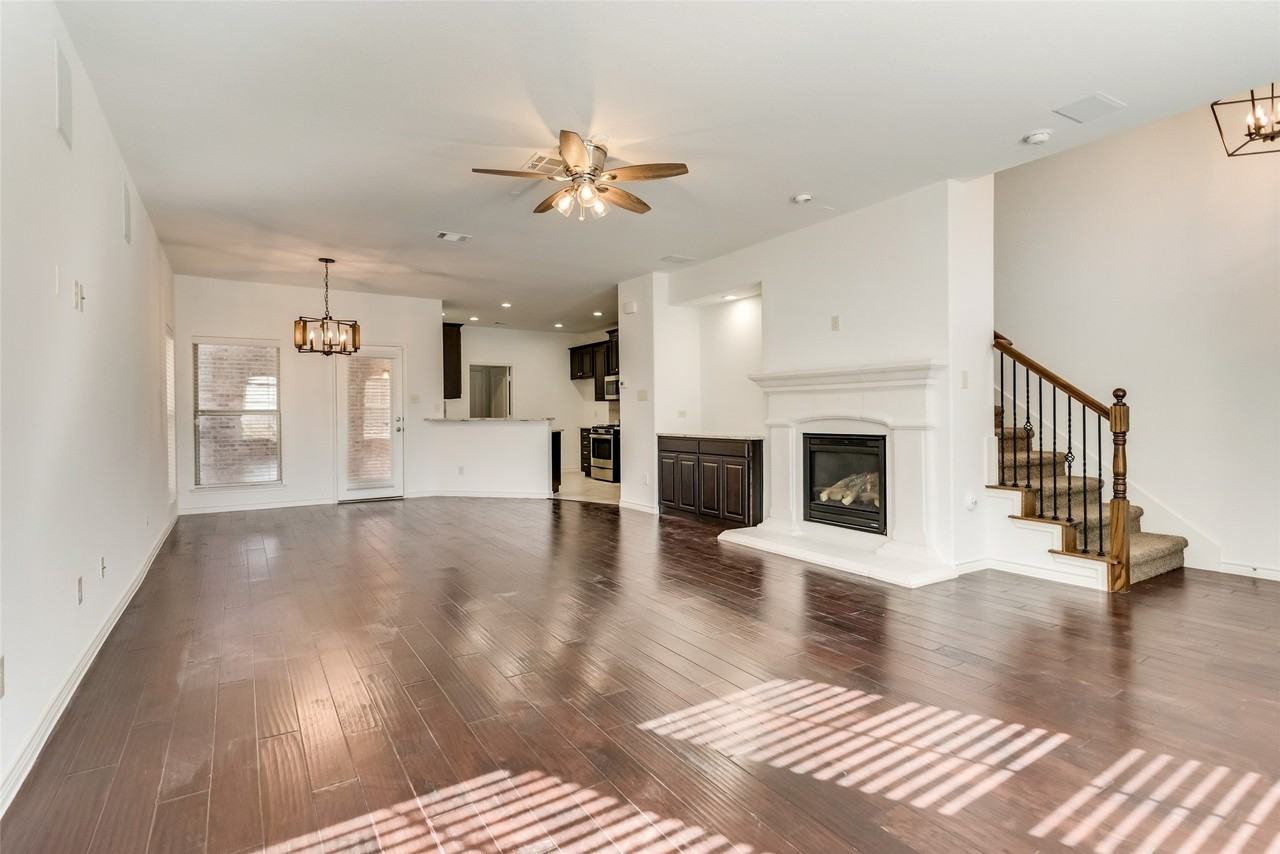 1448 Arapaho Dr - Photo 4 of 24