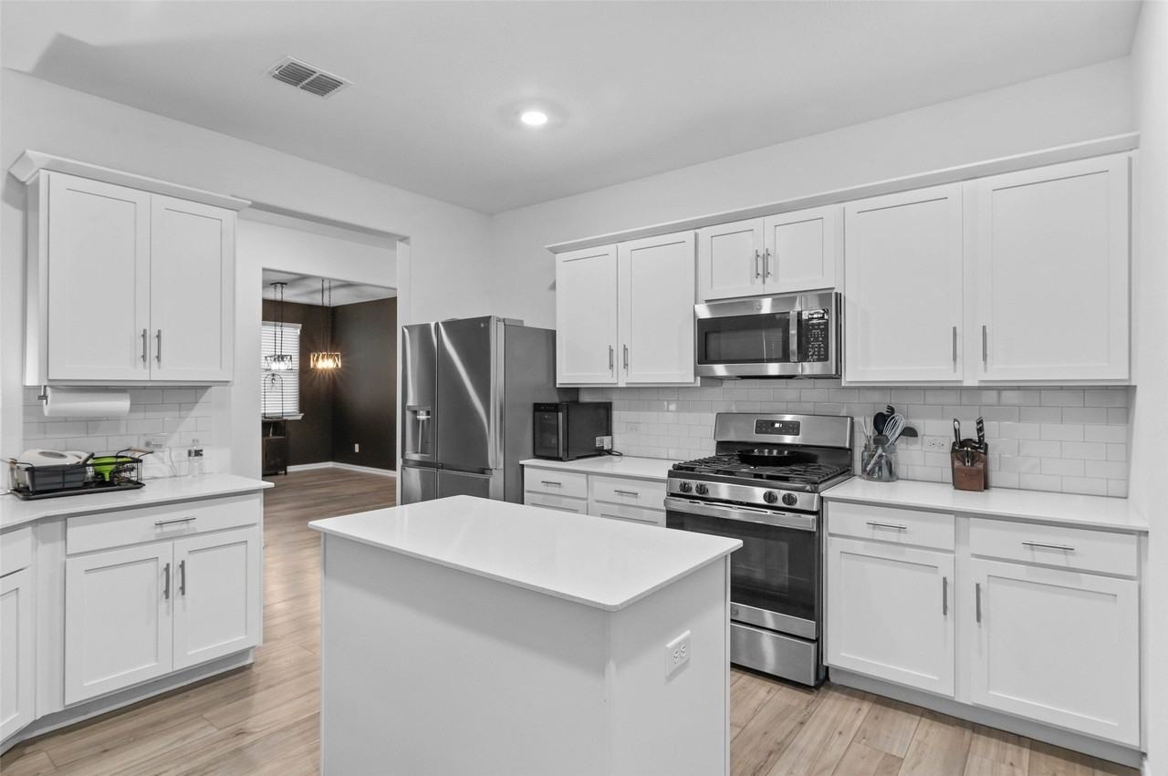 8716 Whistling Duck Dr - Photo 2 of 29