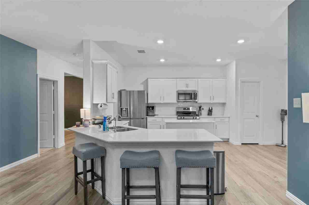 8716 Whistling Duck Dr - Photo 7 of 29