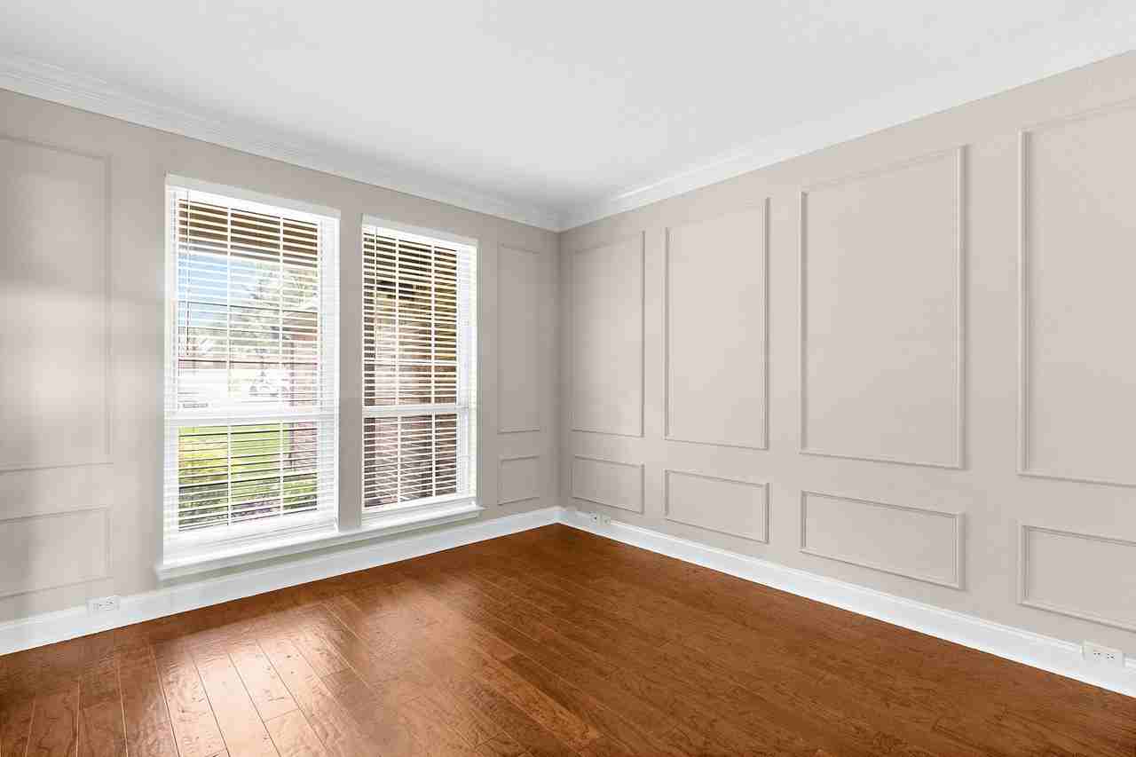202 Stone Hollow Ct - Photo 4 of 35