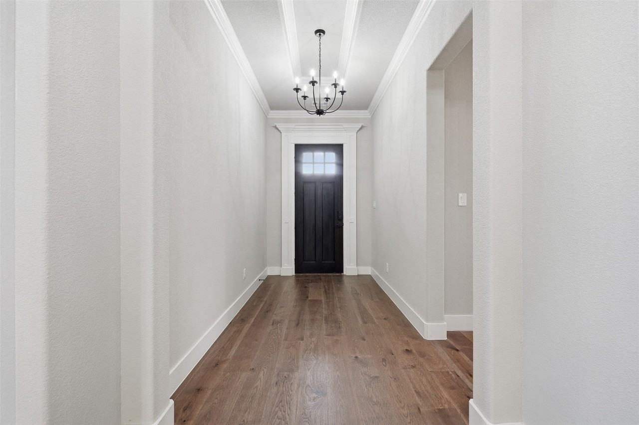 4924 Mona Lisa St - Photo 4 of 17
