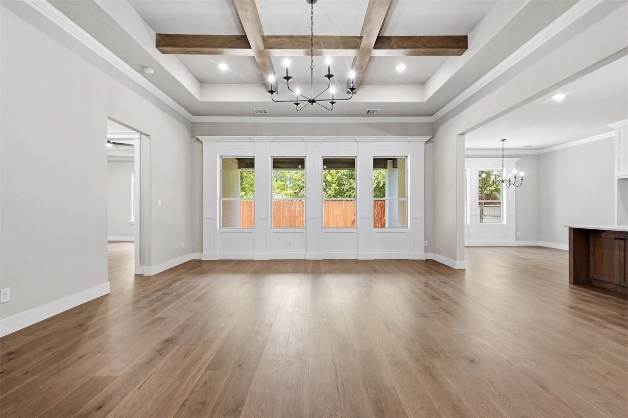 4924 Mona Lisa St - Photo 5 of 17