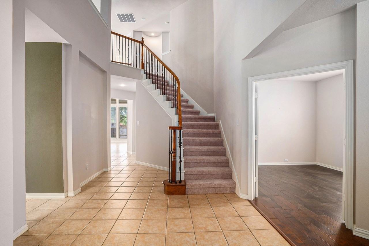 4213 Sharondale Dr - Photo 3 of 24