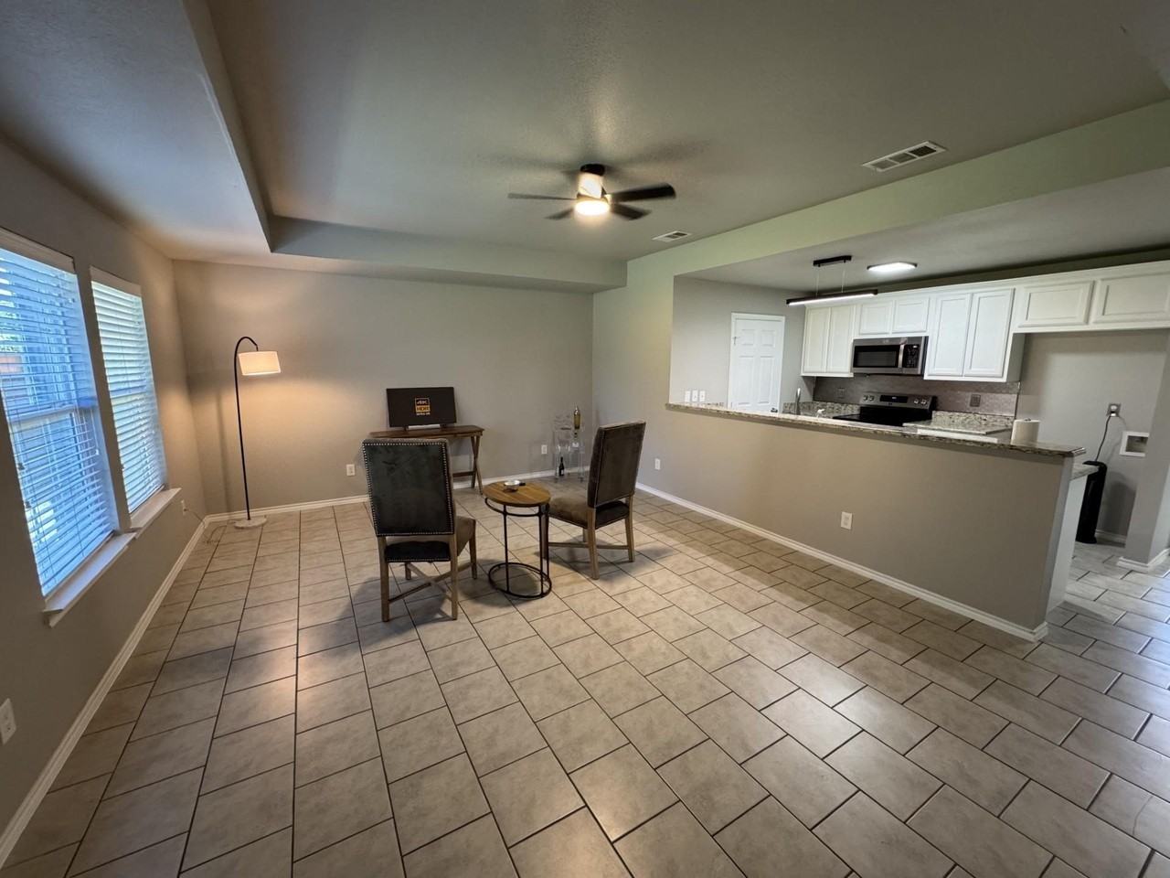 600 S Hattie St #B - Photo 4 of 16