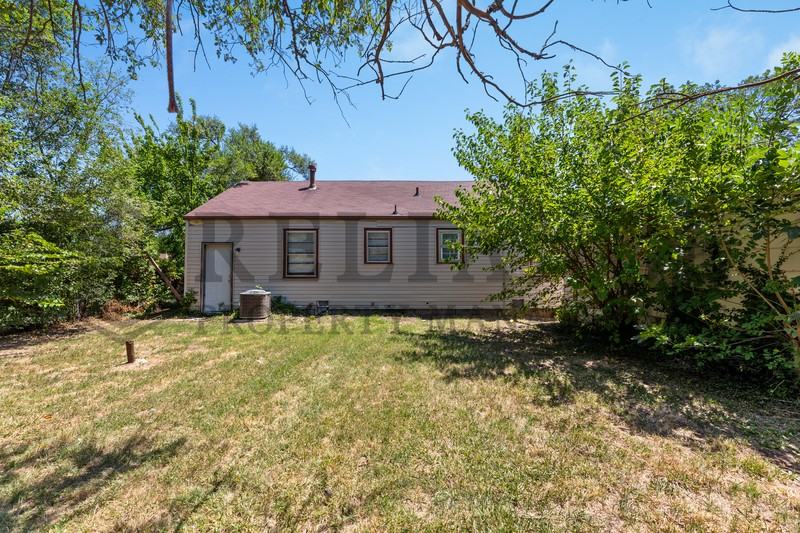 2237 N Erie Ave - Photo 5 of 40