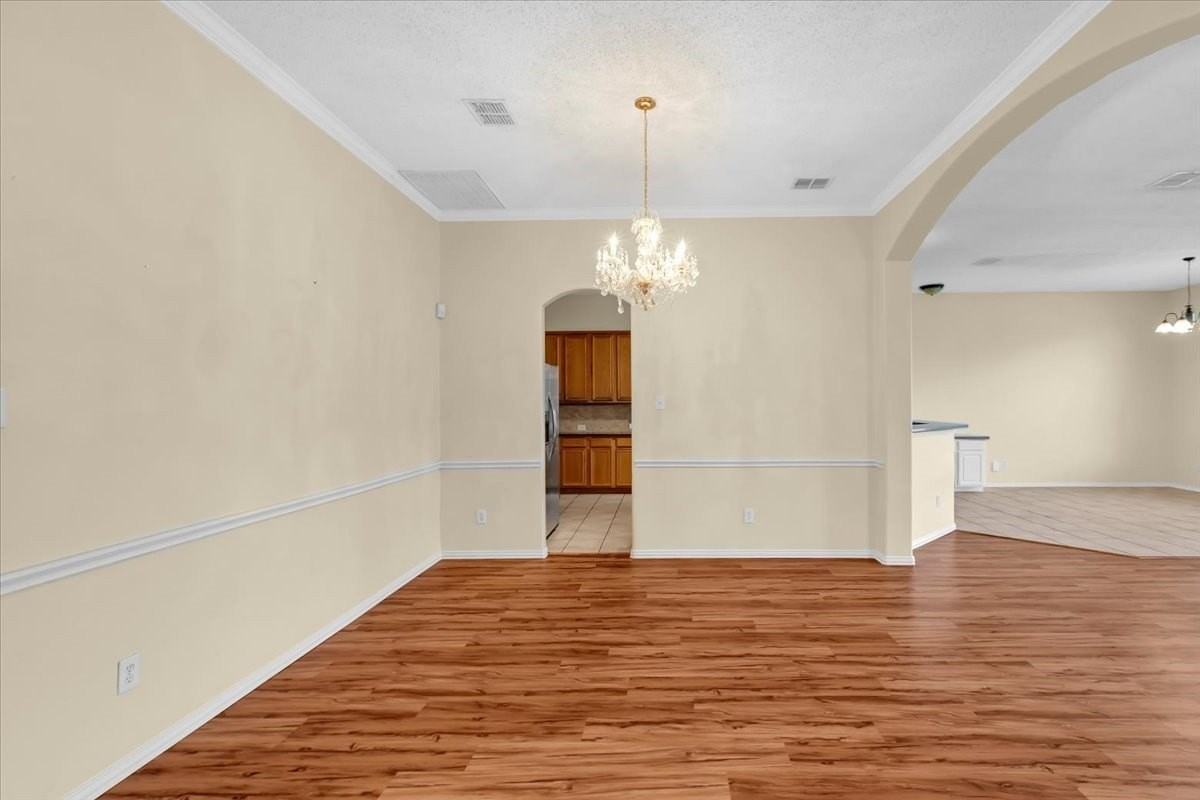 203 Lairds Dr - Photo 7 of 36
