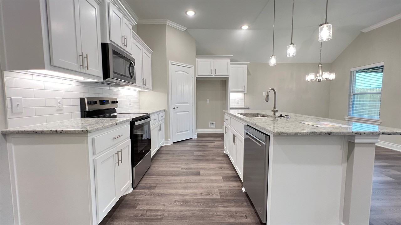 702 Moseley Ln - Photo 6 of 26
