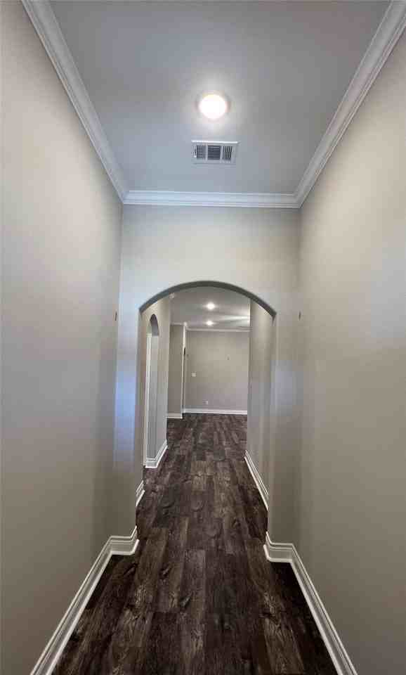 704 Tippit Ln - Photo 2 of 18