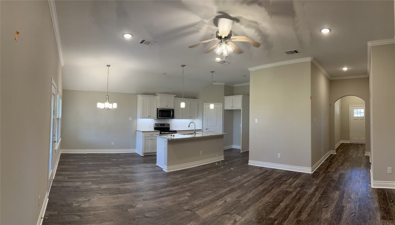 704 Tippit Ln - Photo 3 of 18
