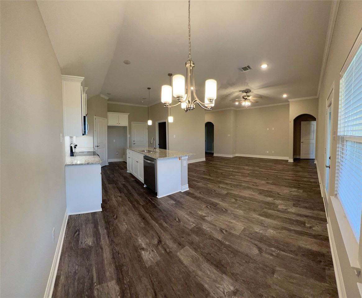704 Tippit Ln - Photo 6 of 18