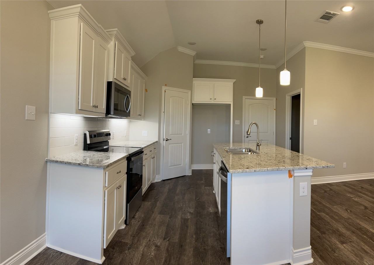 704 Tippit Ln - Photo 7 of 18