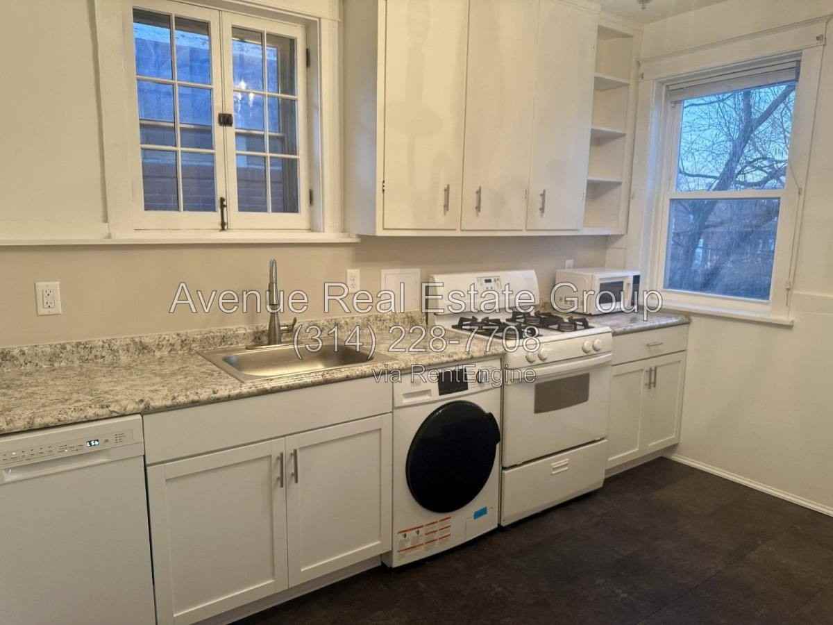 4561 Shenandoah Ave #A - Photo 3 of 10