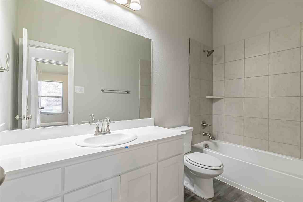 422 Oleander Dr - Photo 7 of 36