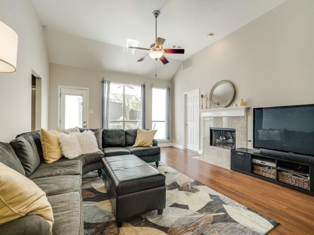 18108 Justice Ln - Photo 6 of 11