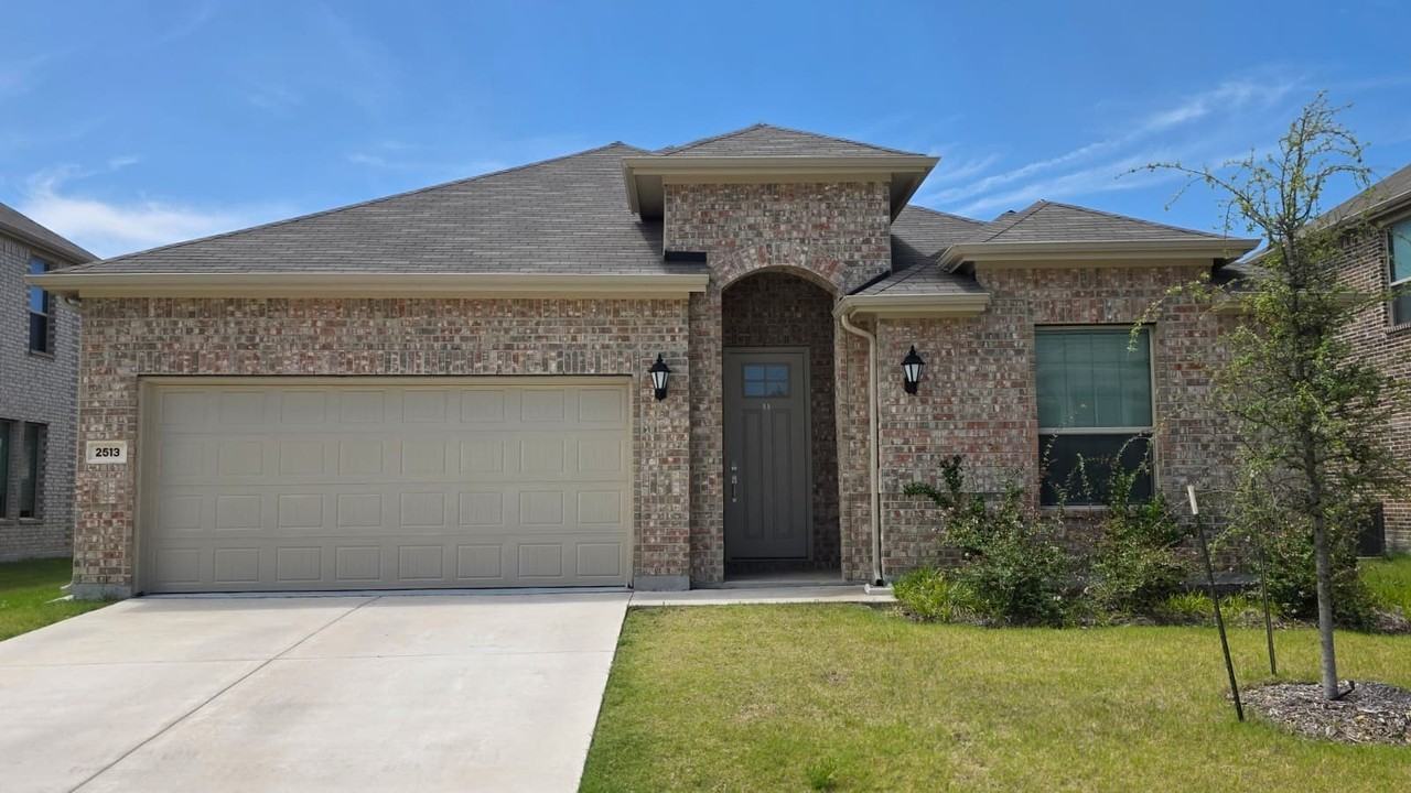 2513 Birchcrest Dr