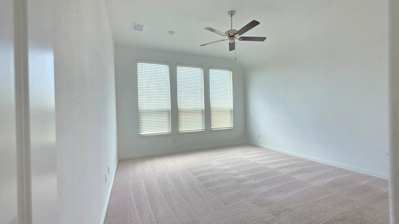 2513 Birchcrest Dr - Photo 4 of 31