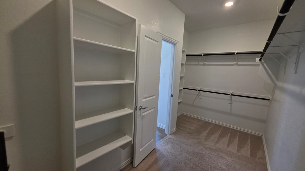 2513 Birchcrest Dr - Photo 5 of 31