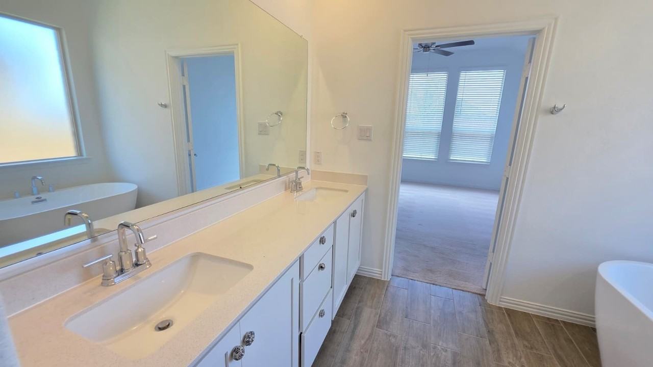 2513 Birchcrest Dr - Photo 7 of 31