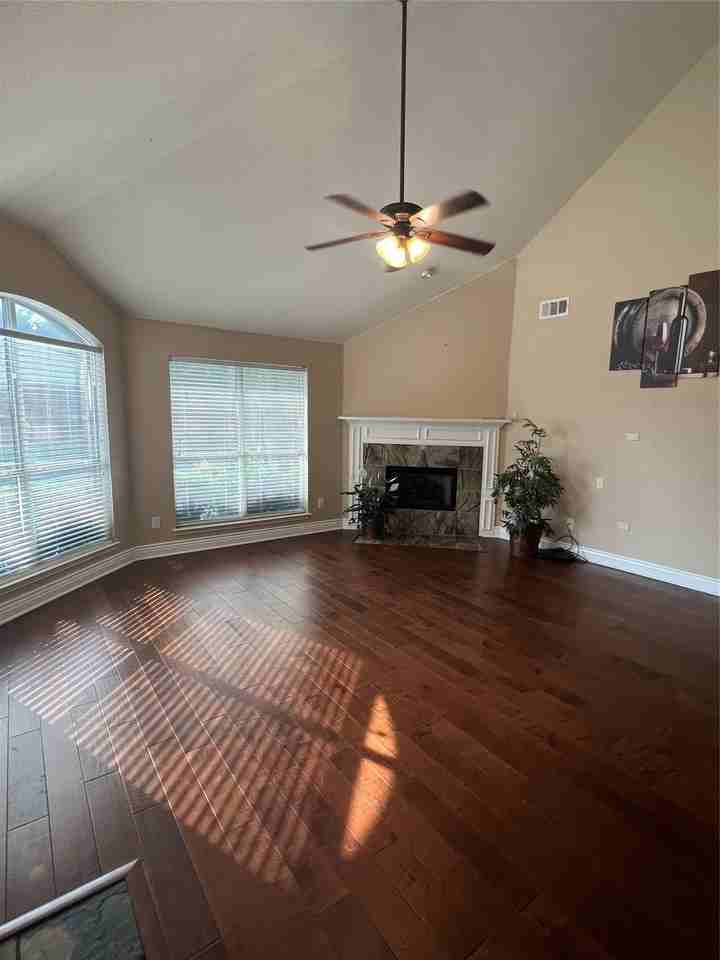1216 Pleasant Oaks Dr - Photo 2 of 16