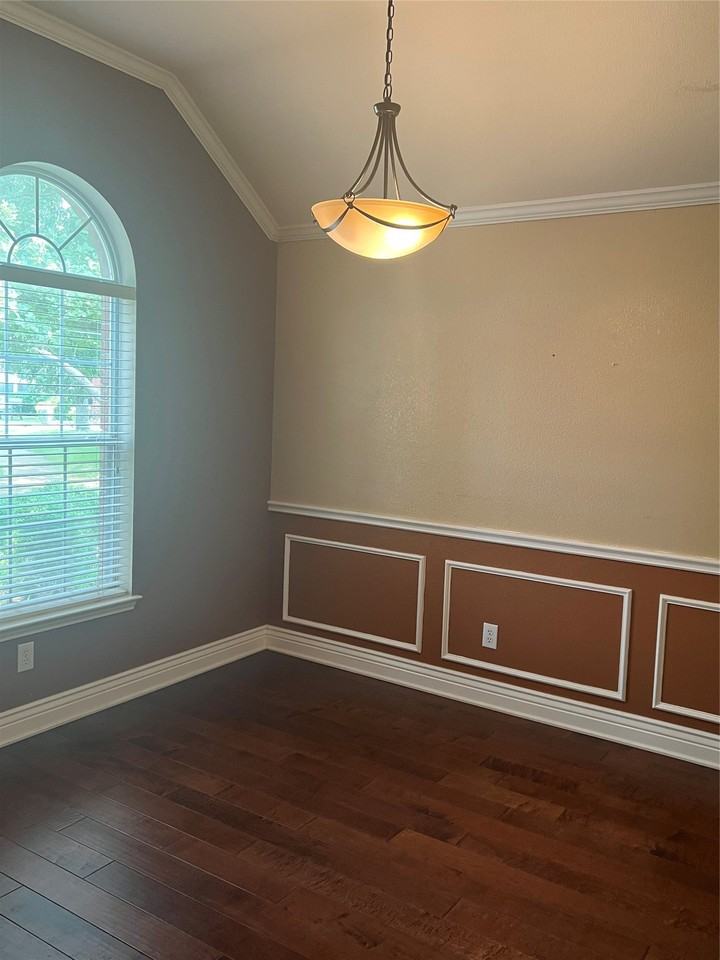 1216 Pleasant Oaks Dr - Photo 3 of 16