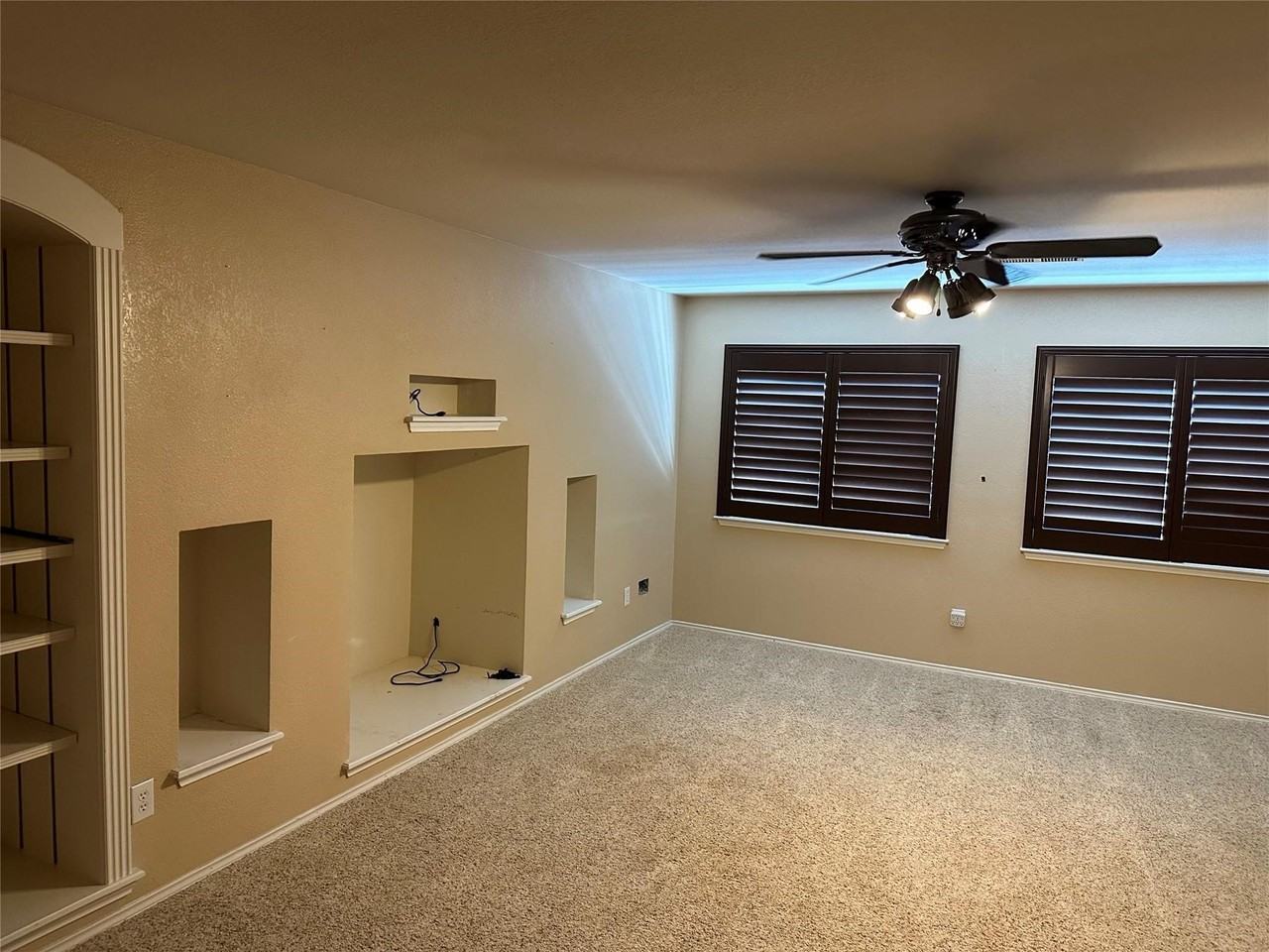 1216 Pleasant Oaks Dr - Photo 4 of 16