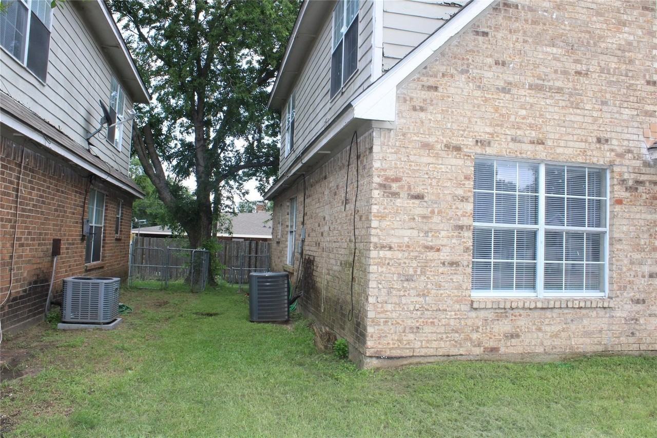 526 Glen Cove St #528 - Photo 4 of 14