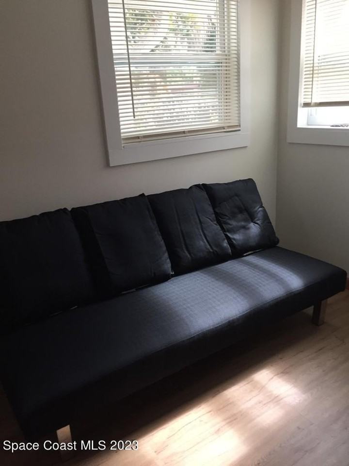 2206 Irwin St - Photo 5 of 13