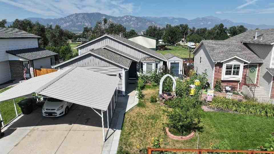 4540 Witches Hollow Ln