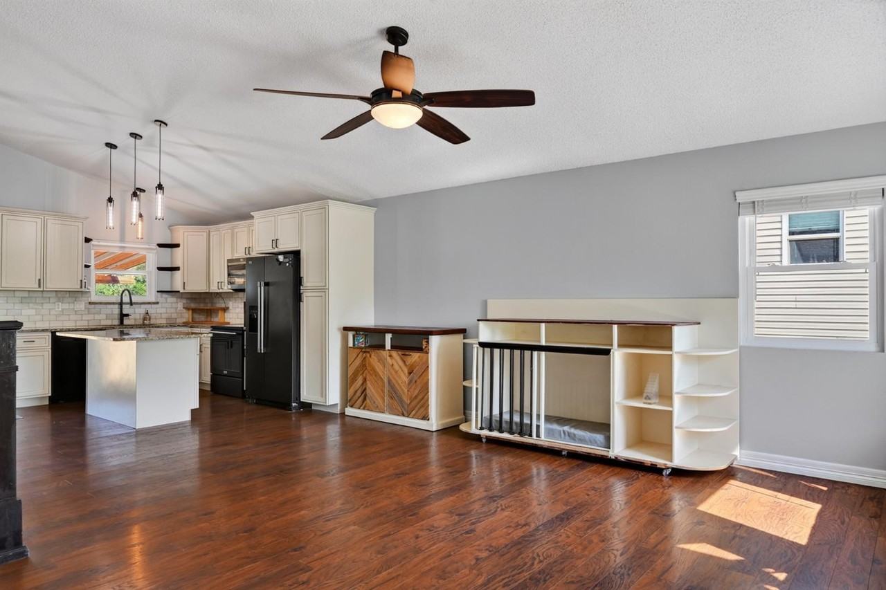 4540 Witches Hollow Ln - Photo 2 of 26