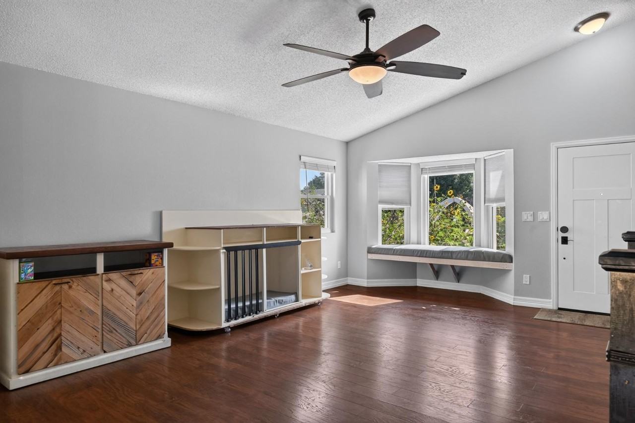 4540 Witches Hollow Ln - Photo 4 of 26
