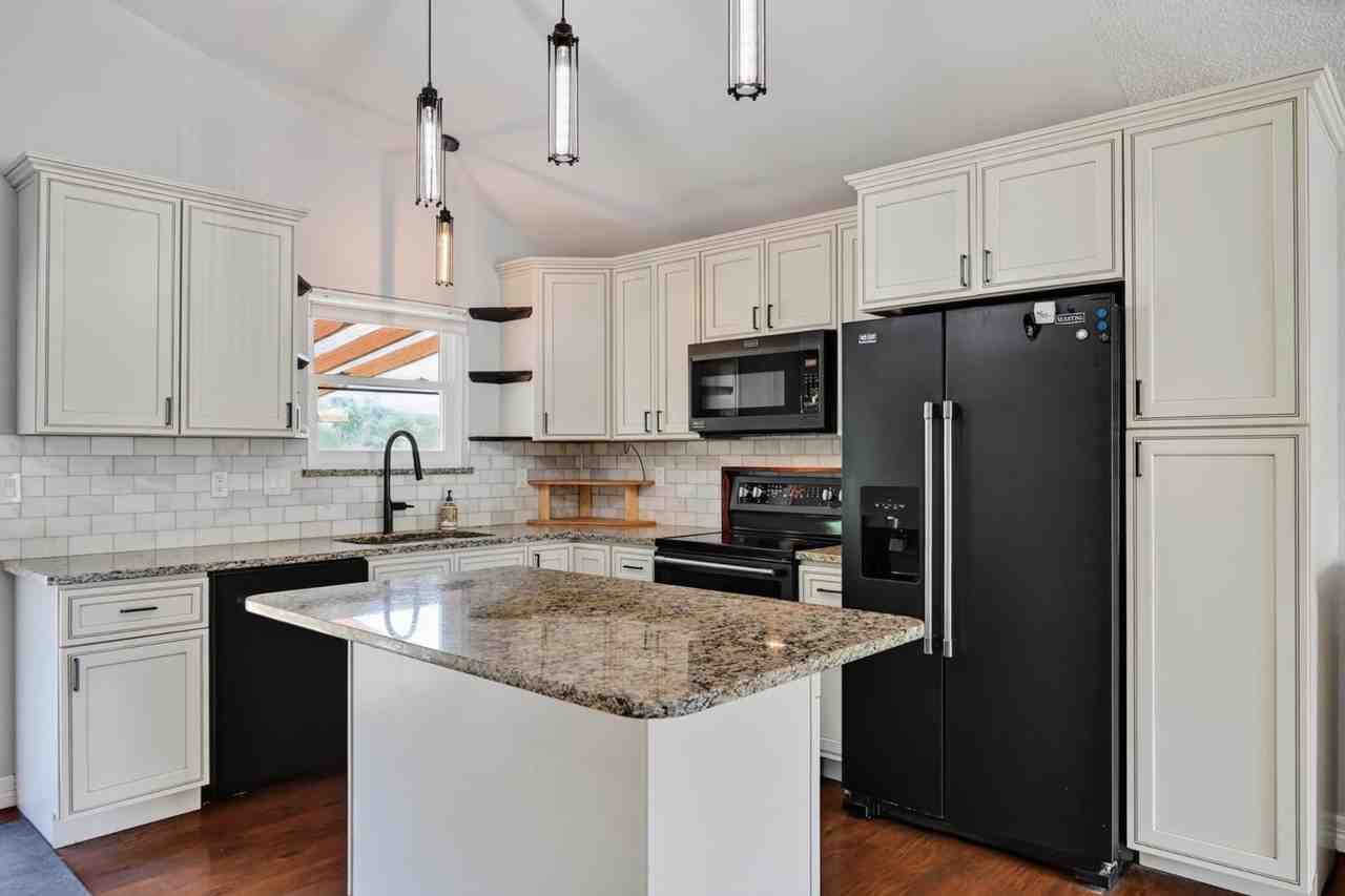 4540 Witches Hollow Ln - Photo 5 of 26