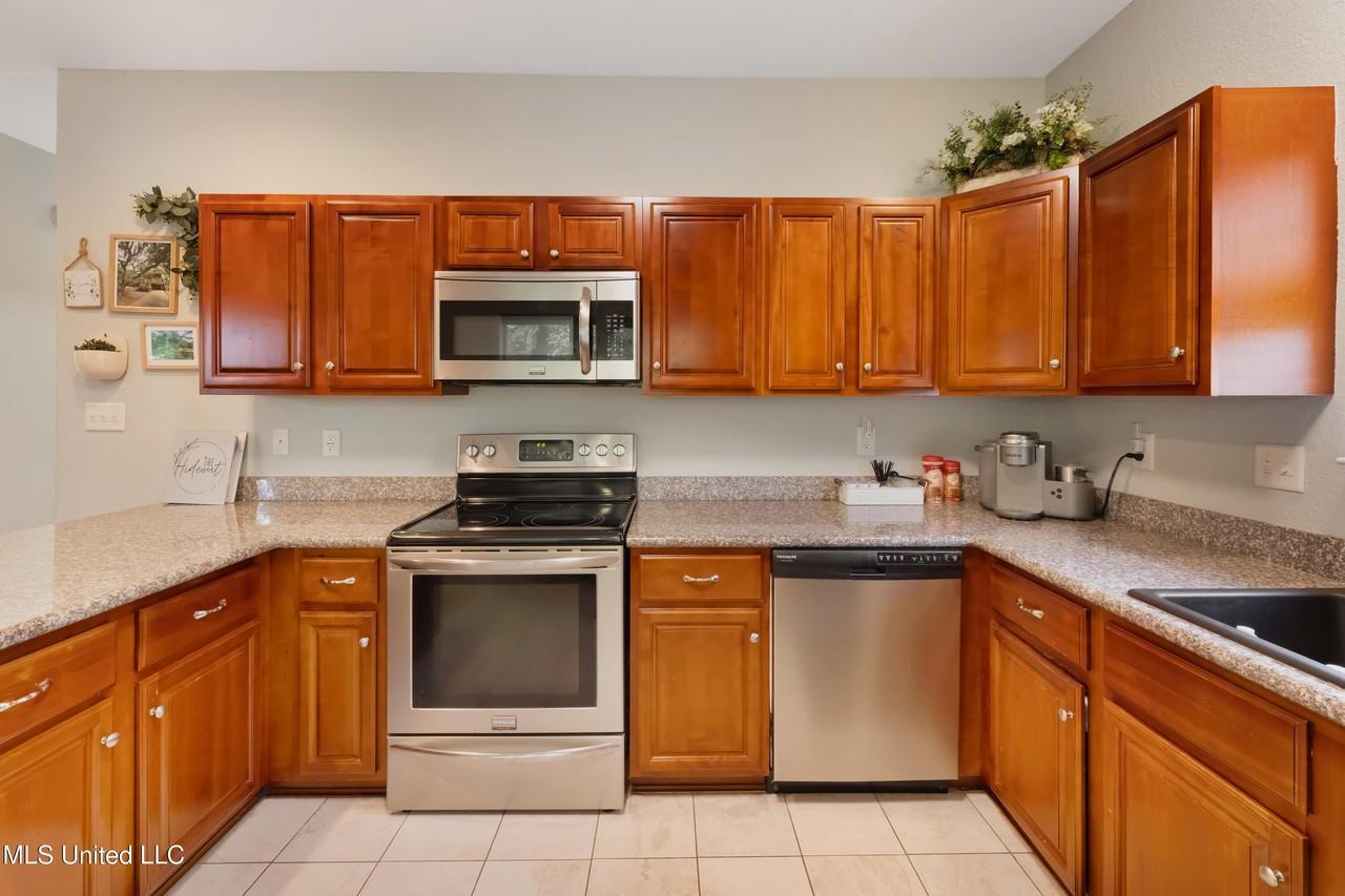 316 Fink St - Photo 5 of 19