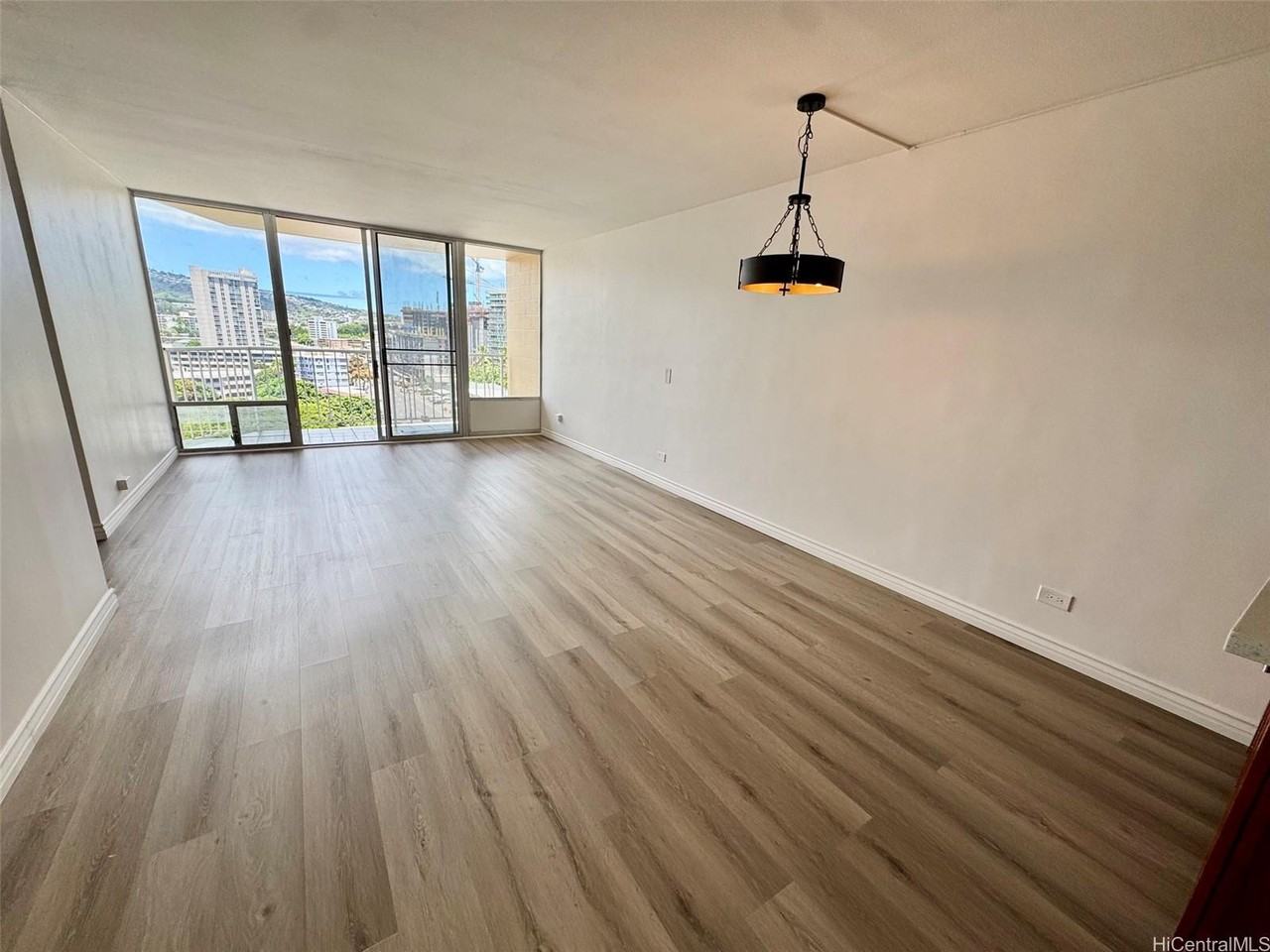2474 Kapiolani Blvd #1103 - Photo 3 of 10