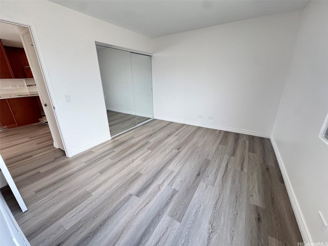 2474 Kapiolani Blvd #1103 - Photo 4 of 10