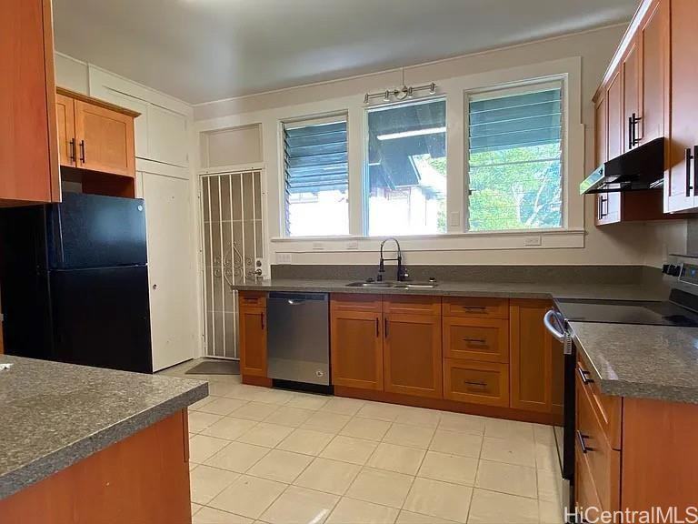 2048 Kakela Dr - Photo 6 of 16