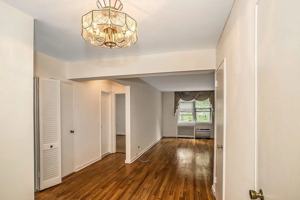 featured image of 3185 Crescent St
