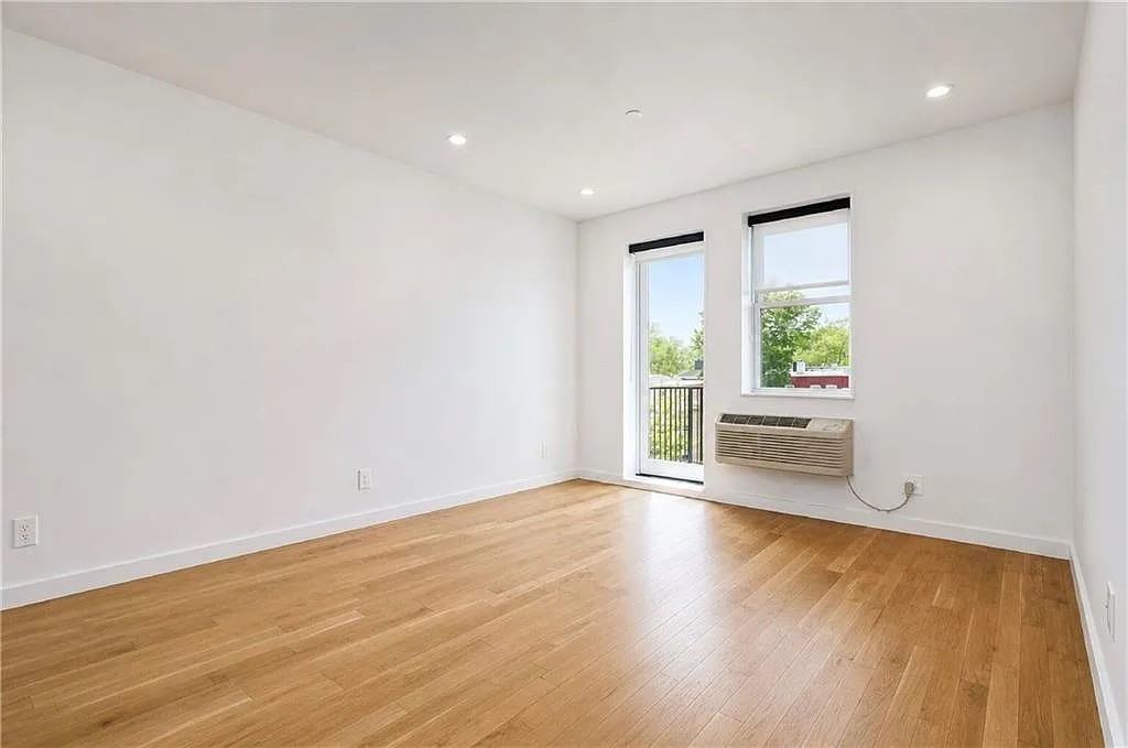 44 Euclid Ave - Photo 2 of 20