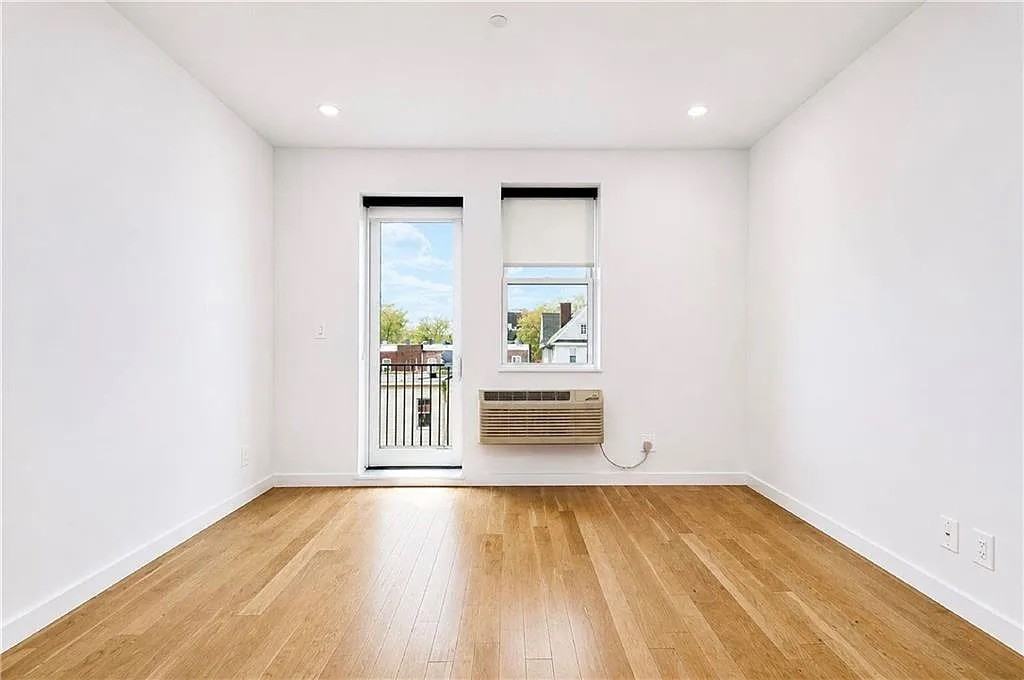 44 Euclid Ave - Photo 3 of 20