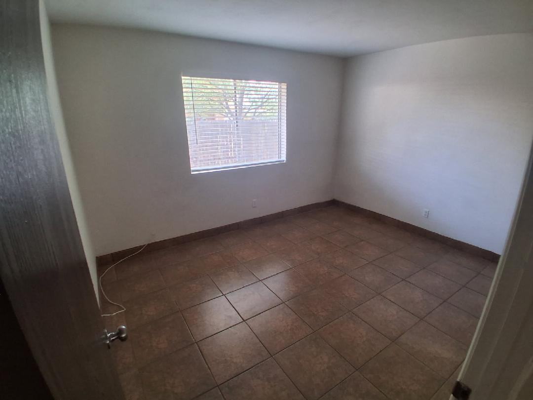 1500 N Catalina Ave #8 - Photo 4 of 15