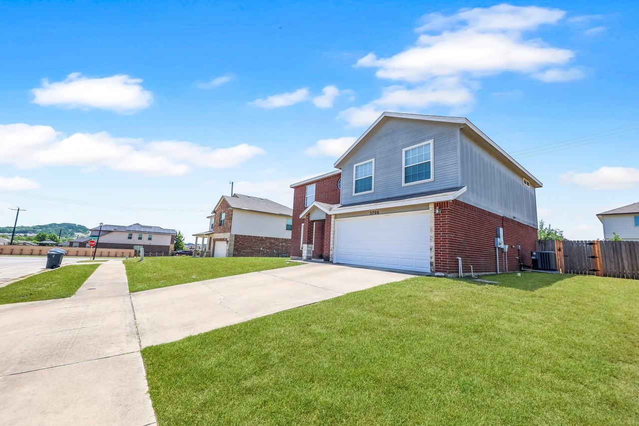 3706 Jack Barnes Ave - Photo 2 of 28