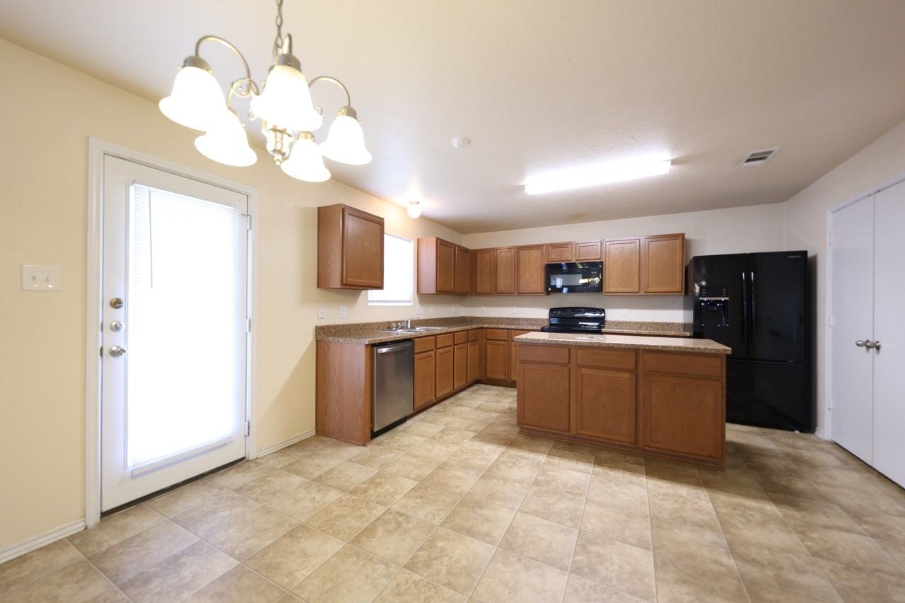 3706 Jack Barnes Ave - Photo 5 of 28