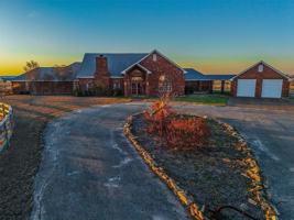 featured image of 1041 Clarence Rd