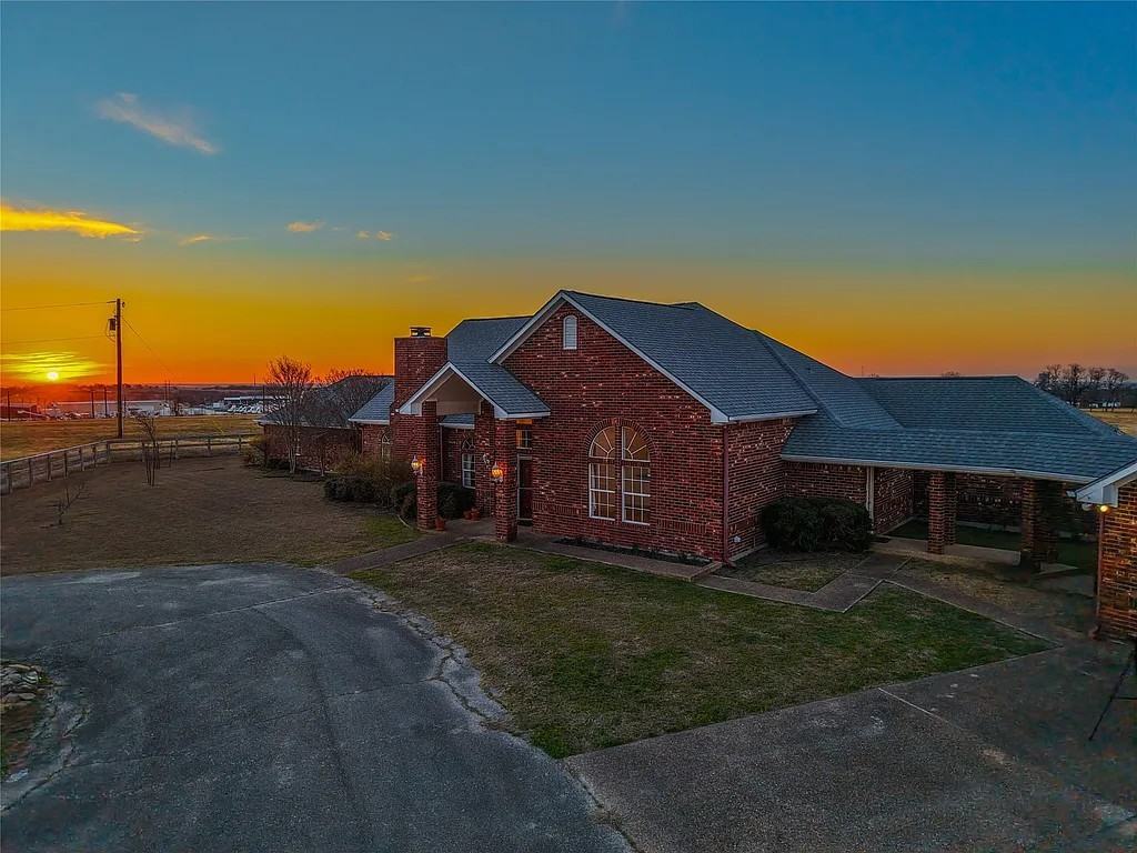 1041 Clarence Rd - Photo 4 of 26