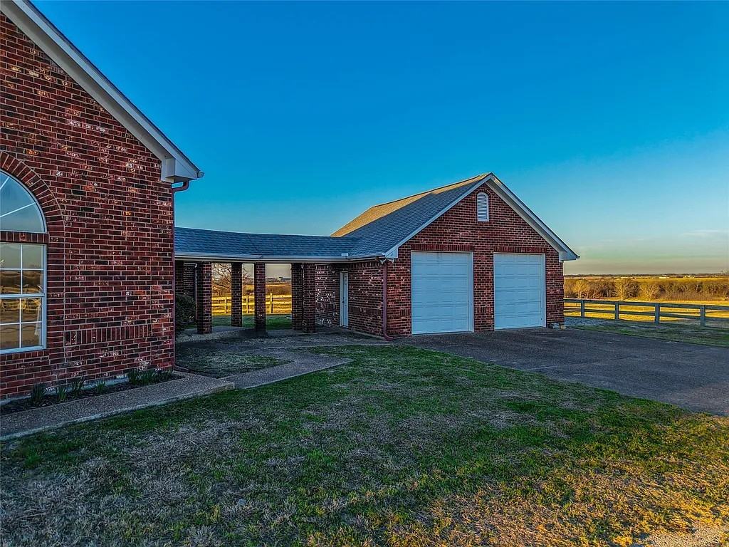 1041 Clarence Rd - Photo 7 of 26