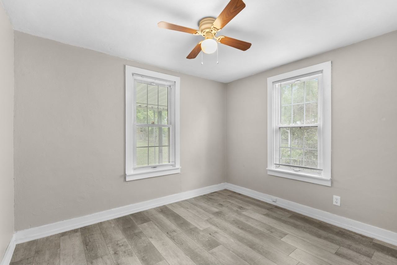 315 Averill Ave - Photo 5 of 19